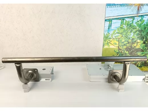 Поручень пристенный для зданий, длина  80см вылет 16см, 2 опоры 